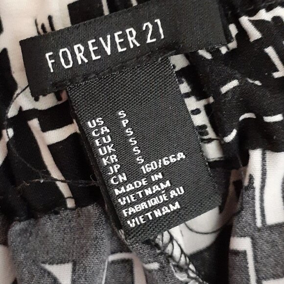 Forever 21 Pull-On Poly-Knit Ankle Pants; Black/White; Size Small - Picture 3 of 4